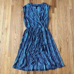 BCBG Maxazria Wrap V-Neck Dress Size Small